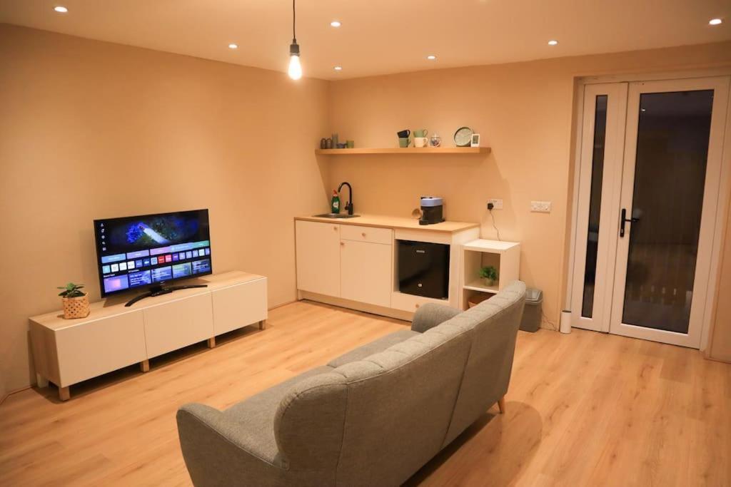Modern Studio Apartment In Cashel Cashel  Eksteriør bilde